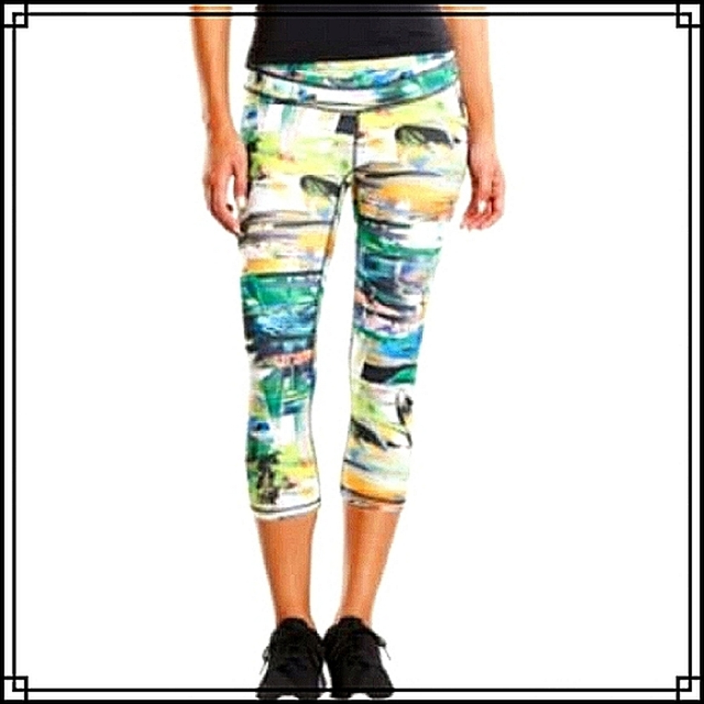 Lucy Hatha Active Blurred Floral Cropped Leggings Size 1X